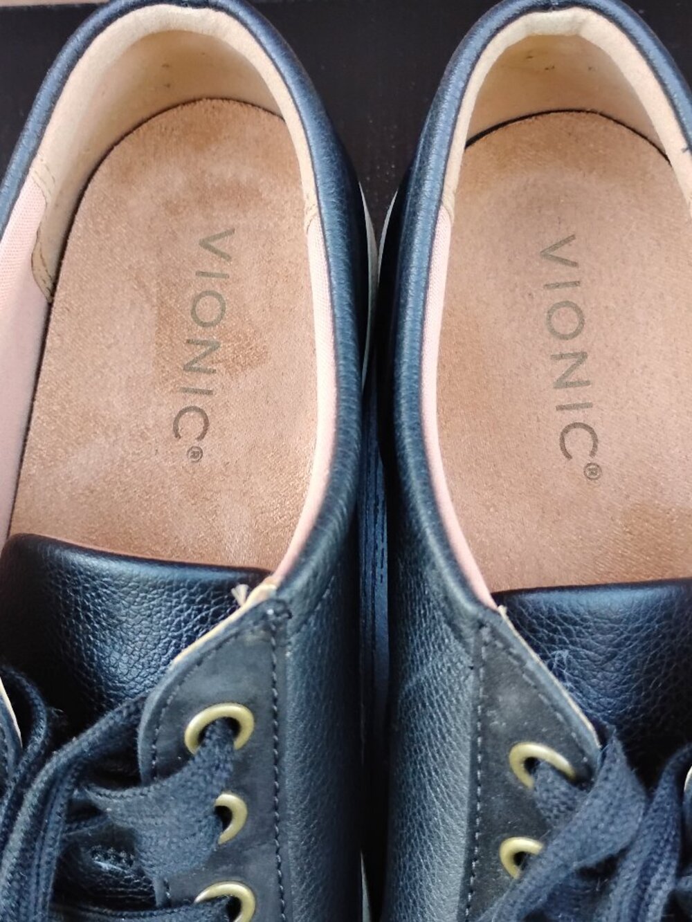 Vionic Winny Women's Black Leather Sneaker Size 7.5 - Picture 2 of 6